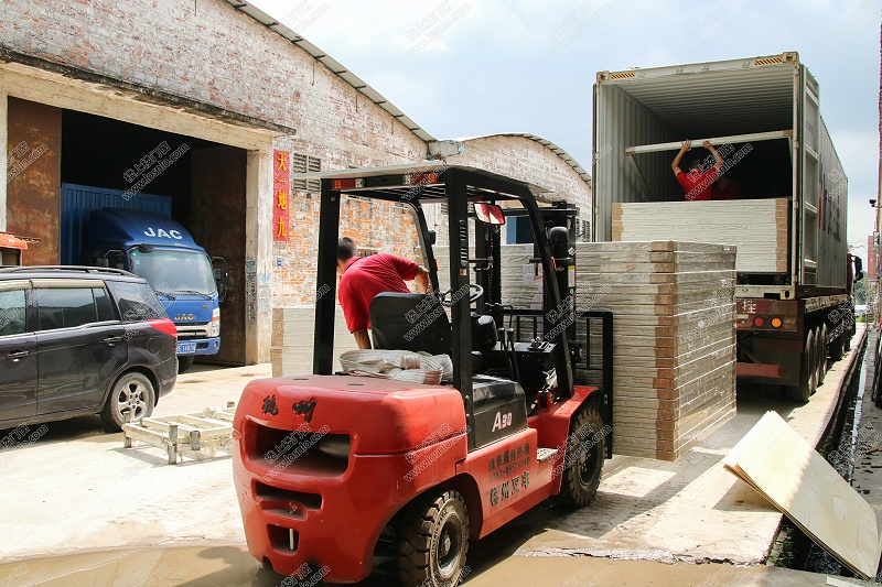 佛山哪里有出口高端門窗的鋁門窗廠家？-樓上樓門窗